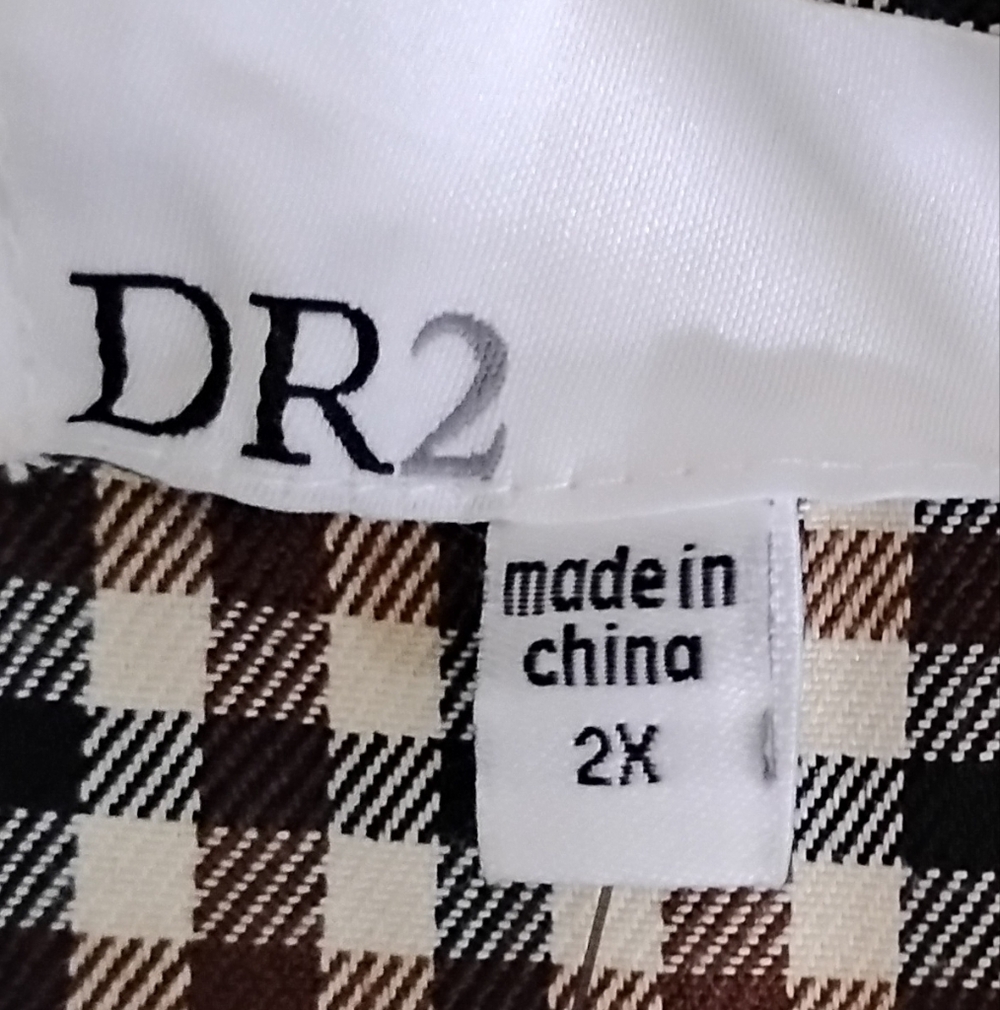 Women's Checkered Long Vest - Picture 8 of 9